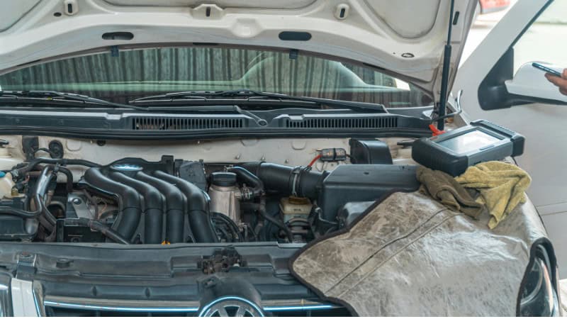 How to fix car AC not blowing cold air